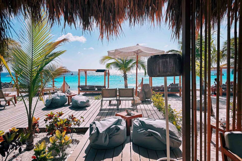 beach restaurant